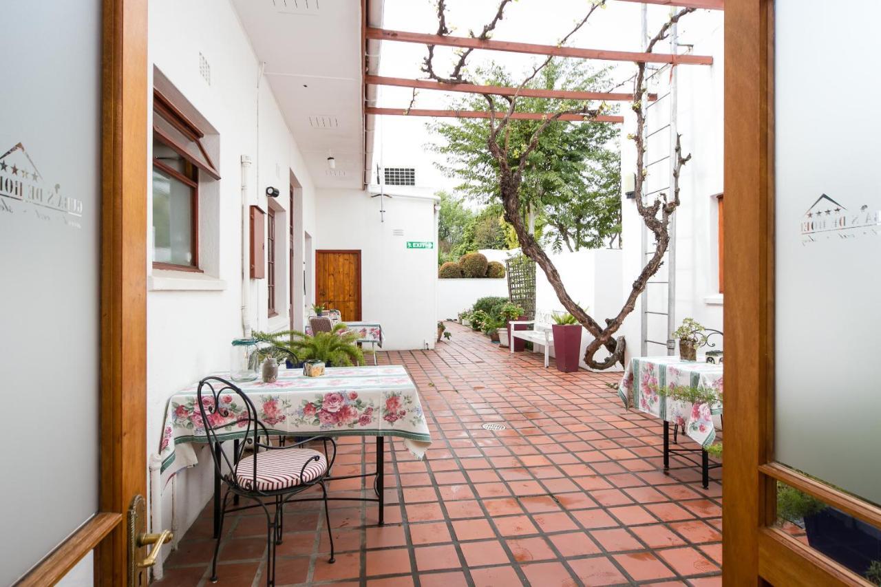 Gubas De Hoek Meet Eat Sleep Robertson Exterior photo