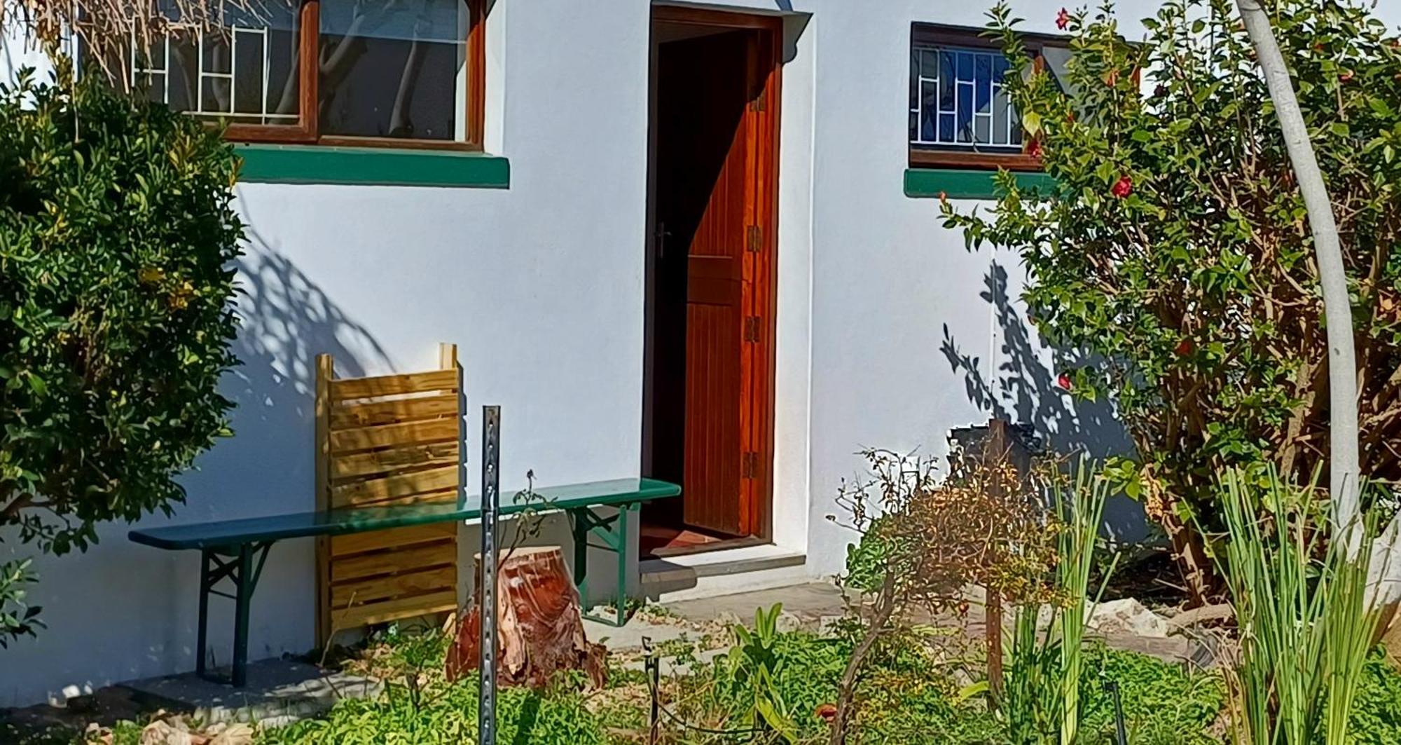 Gubas De Hoek Meet Eat Sleep Robertson Exterior photo